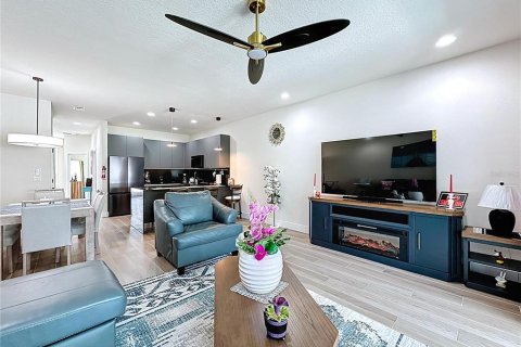 Adosado en venta en Clermont, Florida, 4 dormitorios, 172.24 m2 № 1749527 - foto 3