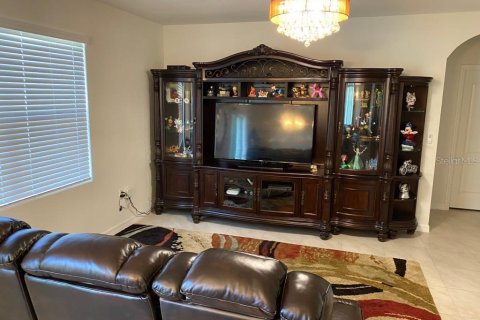 Villa ou maison à louer à Sanford, Floride: 5 chambres, 243.96 m2 № 2429197 - photo 3