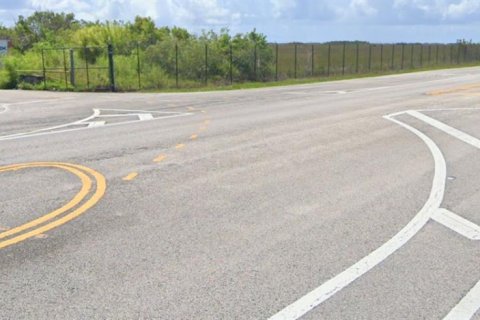 Propiedad comercial en venta en Miami-Dade, Florida № 2037614 - foto 8