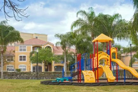 Condominio en alquiler en Coconut Creek, Florida, 1 dormitorio, 78.6 m2 № 1962623 - foto 14