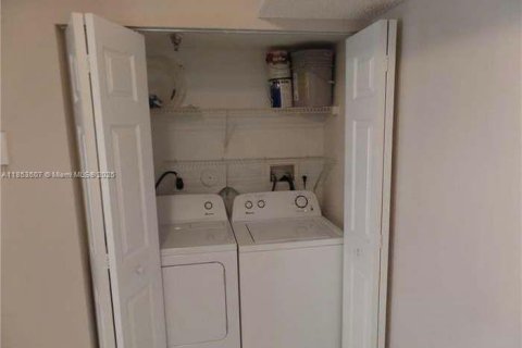 Condominio en alquiler en Coconut Creek, Florida, 1 dormitorio, 78.6 m2 № 1962623 - foto 6