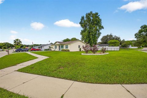 Casa en venta en Zephyrhills, Florida, 2 dormitorios, 105.35 m2 № 1883359 - foto 30