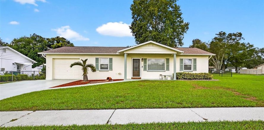 Casa en Zephyrhills, Florida 2 dormitorios, 105.35 m2 № 1883359