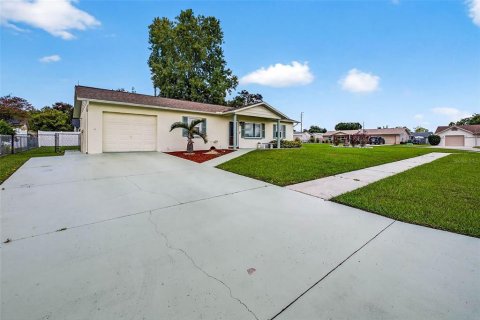 Casa en venta en Zephyrhills, Florida, 2 dormitorios, 105.35 m2 № 1883359 - foto 2
