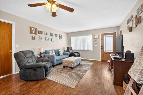 Casa en venta en Zephyrhills, Florida, 2 dormitorios, 105.35 m2 № 1883359 - foto 7
