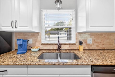 Casa en venta en Zephyrhills, Florida, 2 dormitorios, 105.35 m2 № 1883359 - foto 15