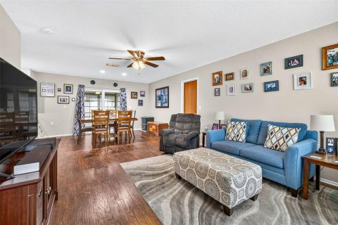 Casa en venta en Zephyrhills, Florida, 2 dormitorios, 105.35 m2 № 1883359 - foto 4