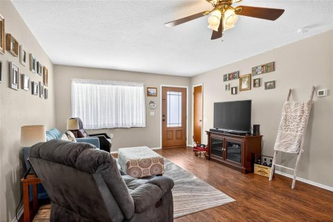 Casa en venta en Zephyrhills, Florida, 2 dormitorios, 105.35 m2 № 1883359 - foto 6