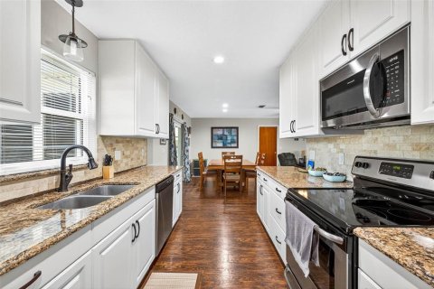 Casa en venta en Zephyrhills, Florida, 2 dormitorios, 105.35 m2 № 1883359 - foto 14