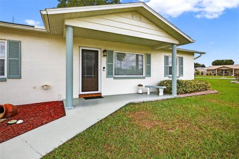 Casa en venta en Zephyrhills, Florida, 2 dormitorios, 105.35 m2 № 1883359 - foto 3