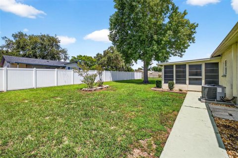Casa en venta en Zephyrhills, Florida, 2 dormitorios, 105.35 m2 № 1883359 - foto 26