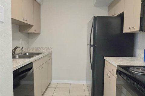 Condo in Tampa, Florida, 2 bedrooms  № 1732509 - photo 7