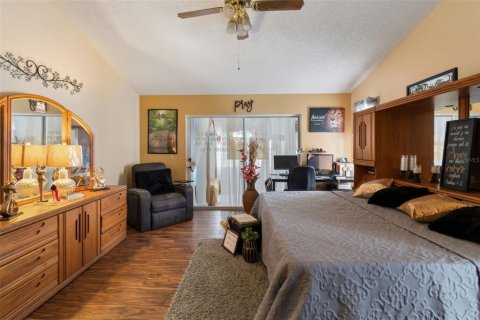 House in Orlando, Florida 4 bedrooms, 187.11 sq.m. № 2202753 - photo 12