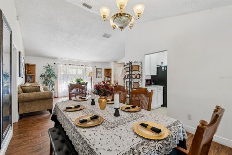 House in Orlando, Florida 4 bedrooms, 187.11 sq.m. № 2202753 - photo 21