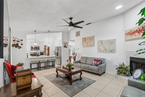 House in Orlando, Florida 4 bedrooms, 187.11 sq.m. № 2202753 - photo 27