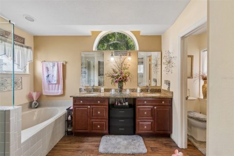 House in Orlando, Florida 4 bedrooms, 187.11 sq.m. № 2202753 - photo 30