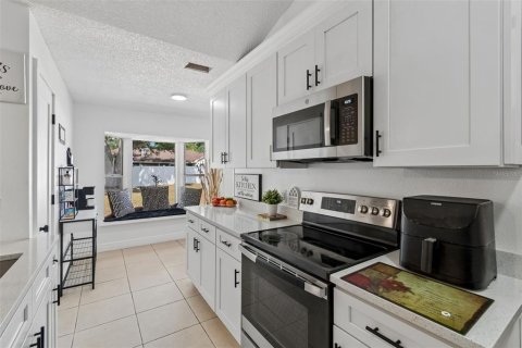 House in Orlando, Florida 4 bedrooms, 187.11 sq.m. № 2202753 - photo 17