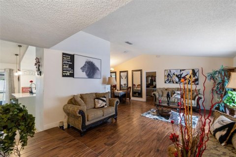House in Orlando, Florida 4 bedrooms, 187.11 sq.m. № 2202753 - photo 6