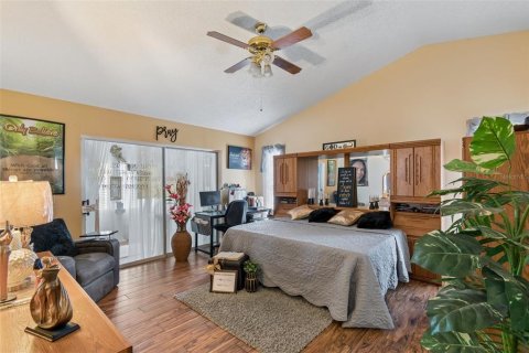 House in Orlando, Florida 4 bedrooms, 187.11 sq.m. № 2202753 - photo 13
