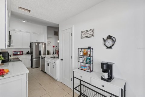 House in Orlando, Florida 4 bedrooms, 187.11 sq.m. № 2202753 - photo 14