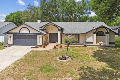 House in Orlando, Florida 4 bedrooms, 187.11 sq.m. № 2202753 - photo 3