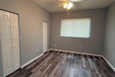Condo in Tamarac, Florida, 2 bedrooms № 2265868 - photo 10