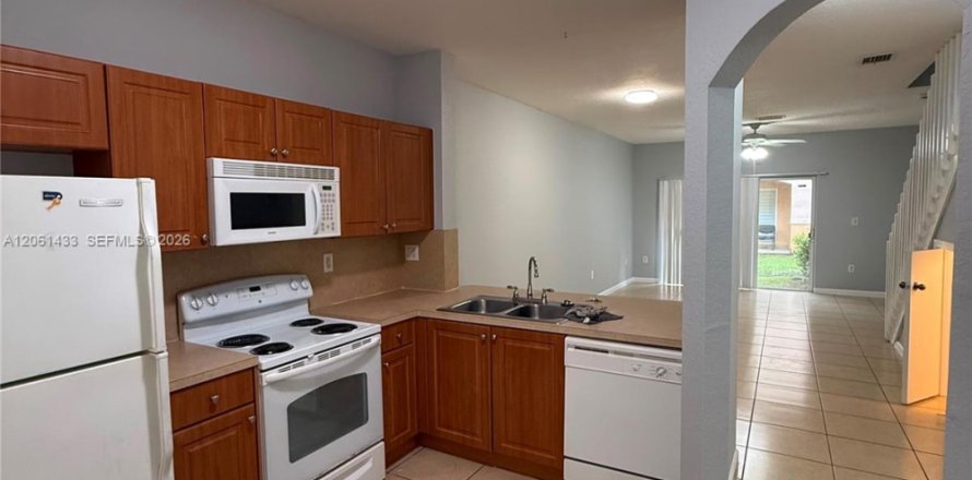 Condo in Tamarac, Florida, 2 bedrooms № 2265868