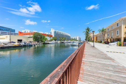 Townhouse in Aventura, Florida 2 bedrooms, 122.26 sq.m. № 2086498 - photo 4
