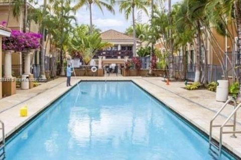 Townhouse in Aventura, Florida 2 bedrooms, 122.26 sq.m. № 2086498 - photo 2
