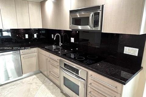 Condo in Key Biscayne, Florida, 3 bedrooms  № 2051604 - photo 6