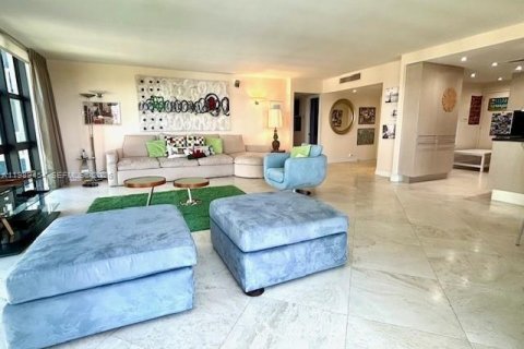 Condo in Key Biscayne, Florida, 3 bedrooms  № 2051604 - photo 4