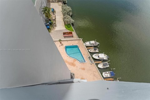 Купить кондоминиум в Майами-Бич, Флорида 2 спальни, 112.23м2, № 2012880 - фото 28