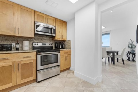 Купить кондоминиум в Майами-Бич, Флорида 2 спальни, 112.23м2, № 2012880 - фото 23