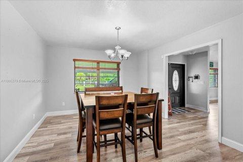 Villa ou maison à vendre à Homestead, Floride: 3 chambres, 289.02 m2 № 1979138 - photo 12