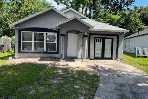House in Orlando, Florida 3 bedrooms, 113.71 sq.m. № 2296873