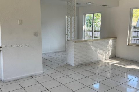 Appartement à louer à North Miami, Floride: 2 chambres, 65.03 m2 № 2031933 - photo 7