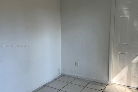 Appartement à louer à North Miami, Floride: 2 chambres, 65.03 m2 № 2031933 - photo 11