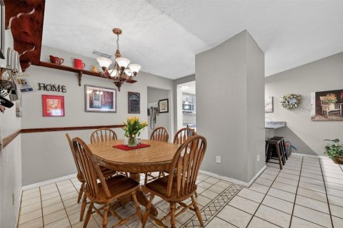 House in Valrico, Florida 4 bedrooms, 226.87 sq.m. № 2111331 - photo 13