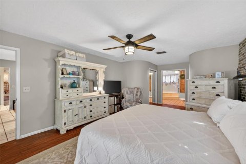 House in Valrico, Florida 4 bedrooms, 226.87 sq.m. № 2111331 - photo 25
