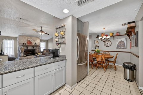 House in Valrico, Florida 4 bedrooms, 226.87 sq.m. № 2111331 - photo 9