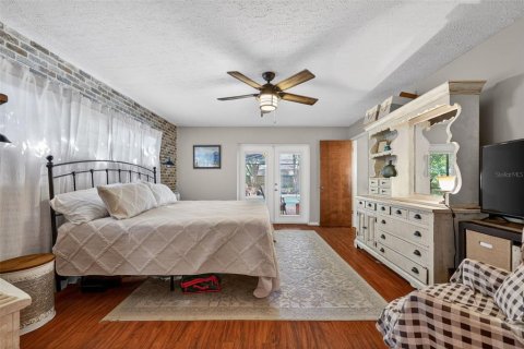 House in Valrico, Florida 4 bedrooms, 226.87 sq.m. № 2111331 - photo 21