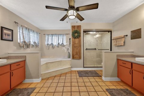 House in Valrico, Florida 4 bedrooms, 226.87 sq.m. № 2111331 - photo 24