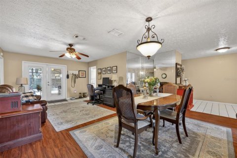 House in Valrico, Florida 4 bedrooms, 226.87 sq.m. № 2111331 - photo 18