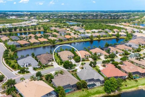House in Lakewood Ranch, Florida 4 bedrooms, 303.79 sq.m. № 2413603 - photo 7