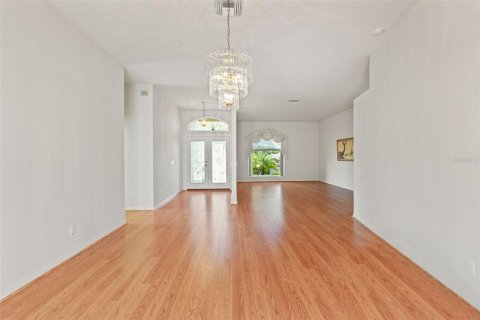 House in Spring Hill, Florida 3 bedrooms, 246.56 sq.m. № 1803087 - photo 10