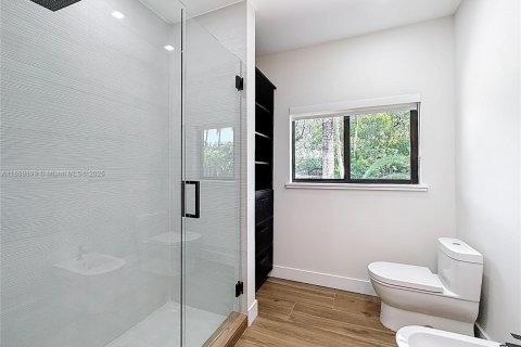 Villa ou maison à vendre à Miami, Floride: 5 chambres № 1949761 - photo 5