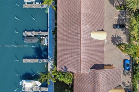 Townhouse in Hollywood, Florida 3 bedrooms, 174.38 sq.m. № 1033517 - photo 17