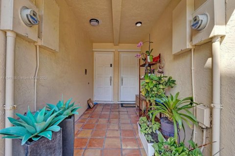 Townhouse in Hollywood, Florida 3 bedrooms, 174.38 sq.m. № 1033517 - photo 28