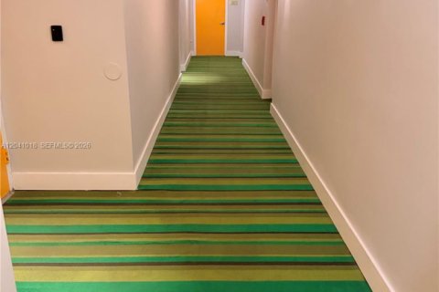 Condo in Miami, Florida, 1 bedroom  № 2193164 - photo 4