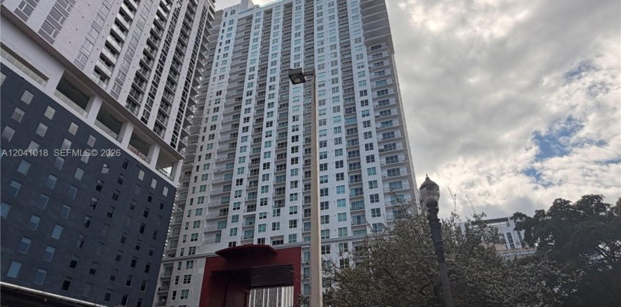Condo in Miami, Florida, 1 bedroom  № 2193164